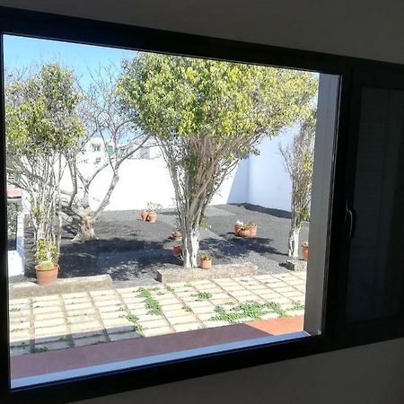 Vivienda Vacacional La Canada Tinajo Exterior photo