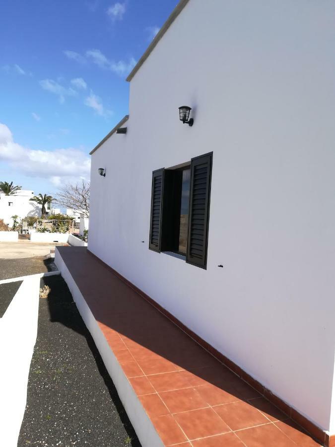 Vivienda Vacacional La Canada Tinajo Exterior photo