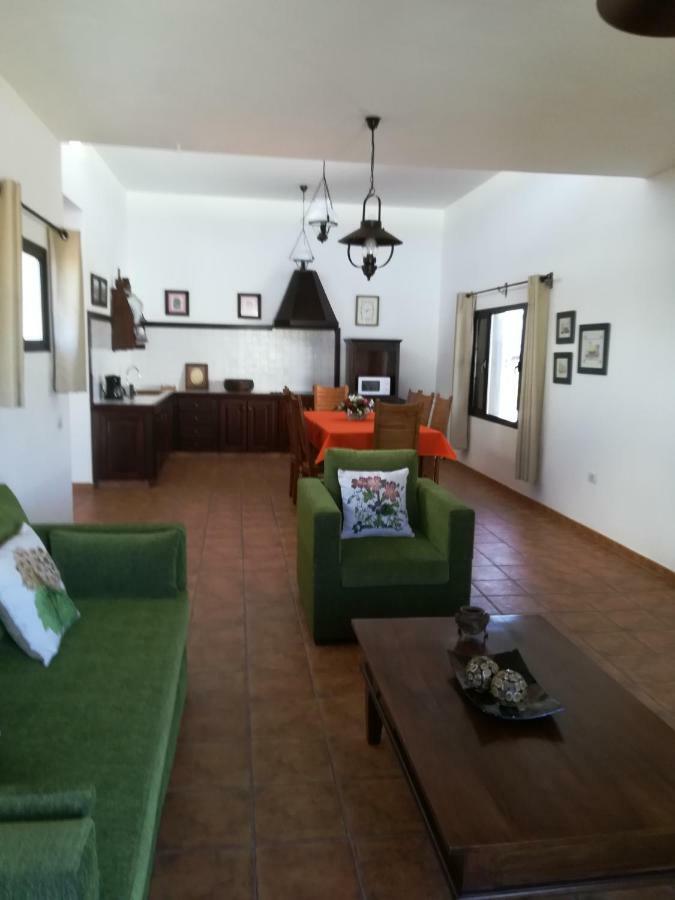 Vivienda Vacacional La Canada Tinajo Exterior photo