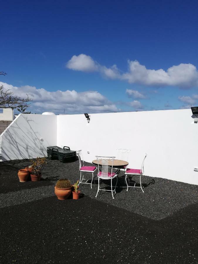 Vivienda Vacacional La Canada Tinajo Exterior photo